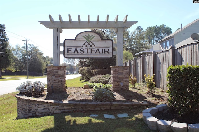 view of community / neighborhood sign