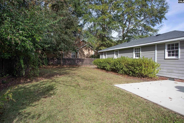 view of yard with a patio