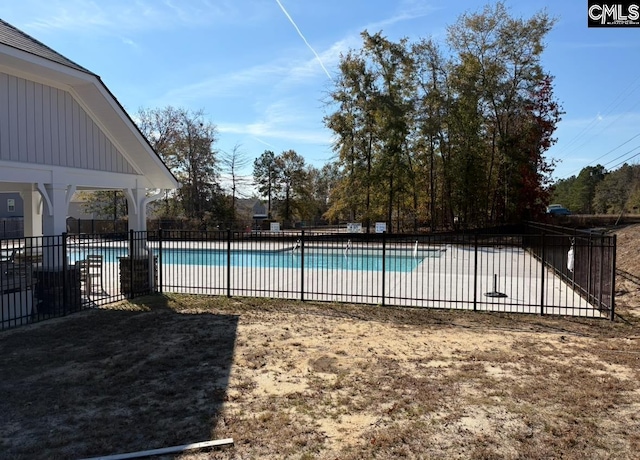 view of swimming pool