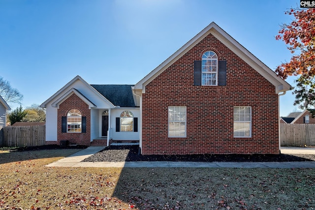 front of property featuring a front lawn