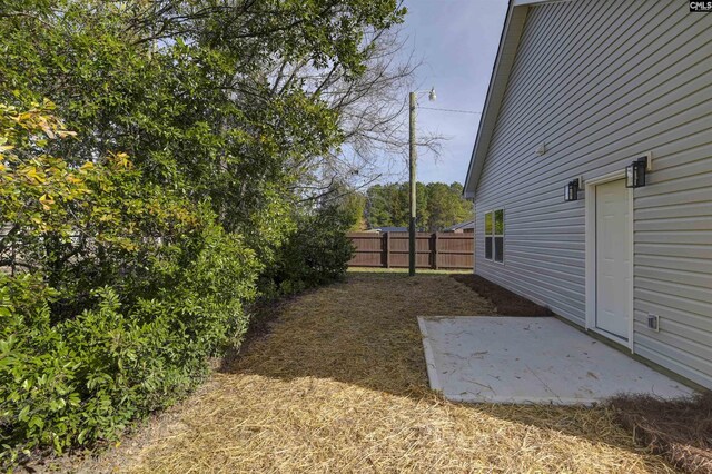 view of yard with a patio