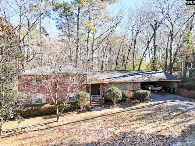 view of front facade with a carport