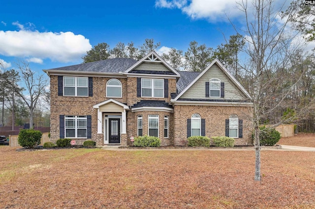 view of front of house featuring a front lawn