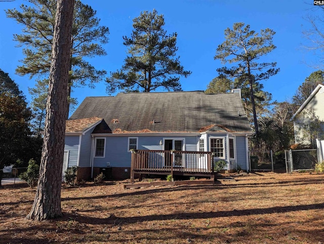 view of front of property featuring a deck