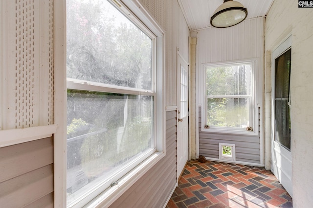 sunroom with a healthy amount of sunlight