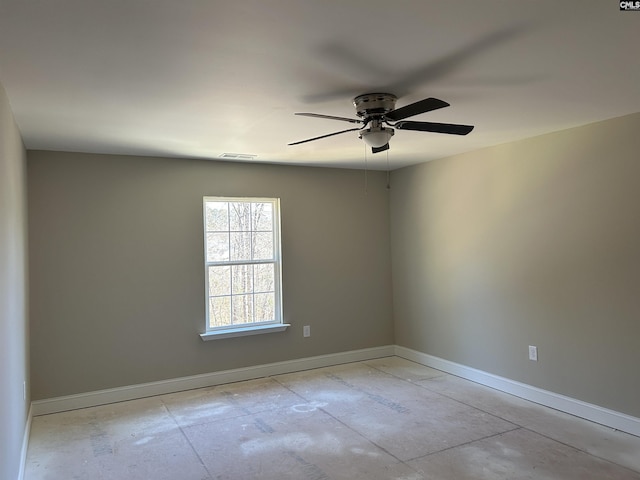 empty room featuring ceiling fan