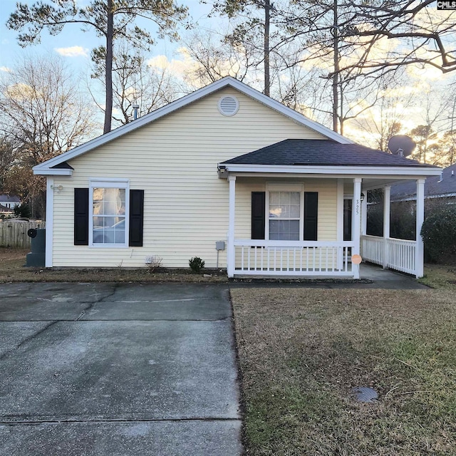 view of front of home featuring covered porch