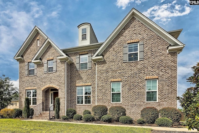 view of front facade featuring a front lawn