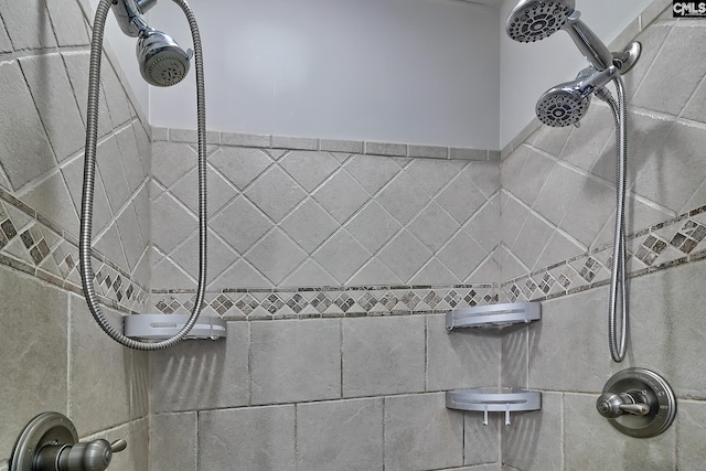 details with a tile shower