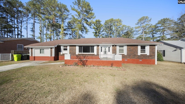 single story home with a front yard