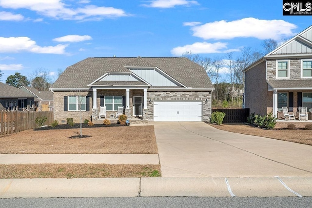 craftsman house featuring a garage