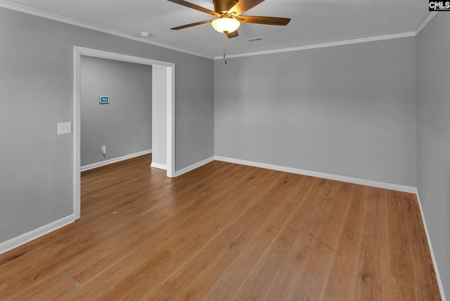 unfurnished room featuring light hardwood / wood-style flooring, ceiling fan, and crown molding