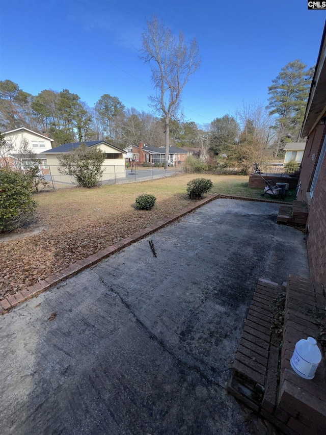 view of yard with a patio area