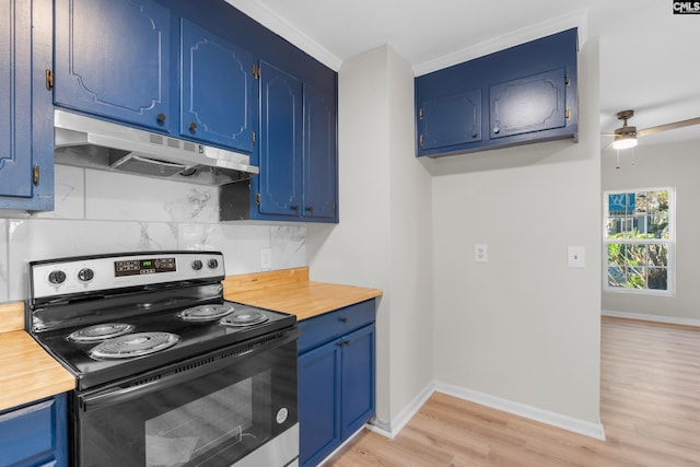 kitchen with stainless steel electric stove, decorative backsplash, ceiling fan, light wood-type flooring, and blue cabinetry