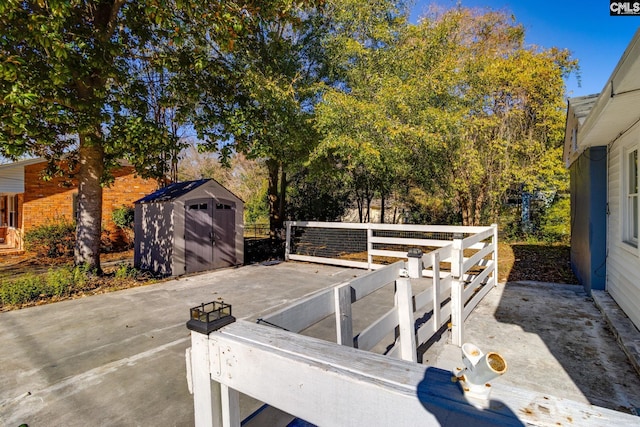 exterior space featuring a storage shed