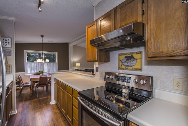 kitchen with ornamental molding, electric stove, a notable chandelier, dark hardwood / wood-style floors, and range hood