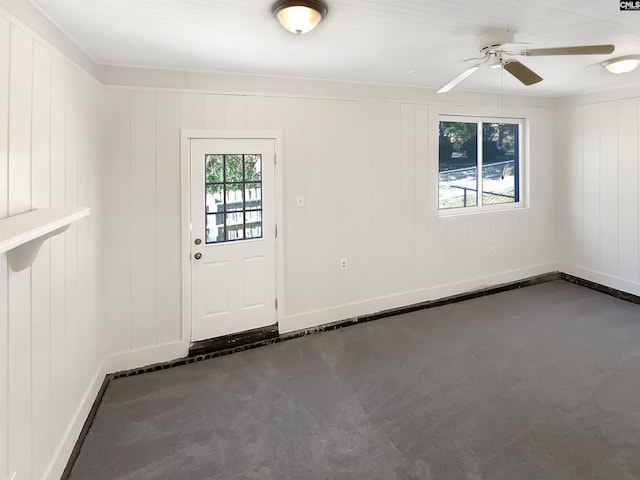 entryway featuring ceiling fan