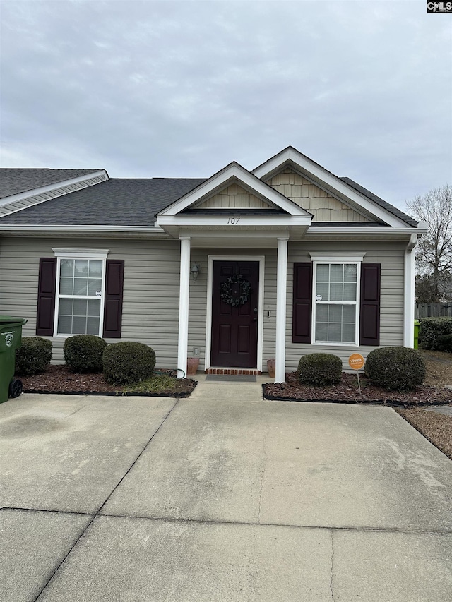 view of front of property