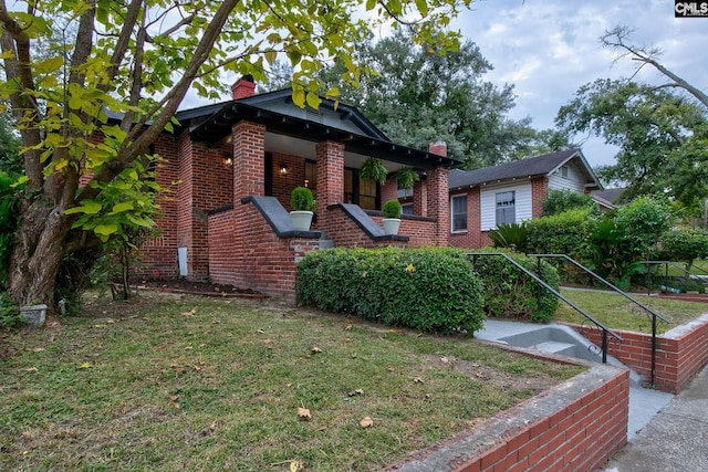 view of front of house with a front yard