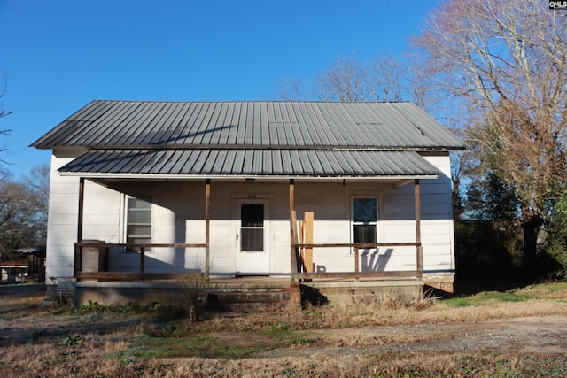 view of front of house with a porch