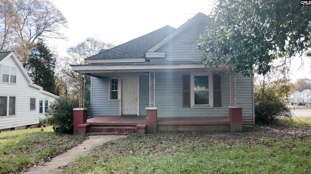 bungalow featuring a porch