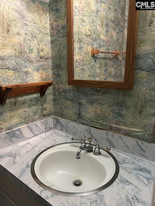 bathroom featuring sink