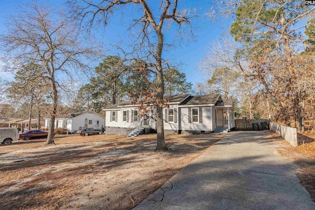 view of front of property