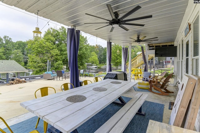 view of patio featuring ceiling fan and an outdoor hangout area