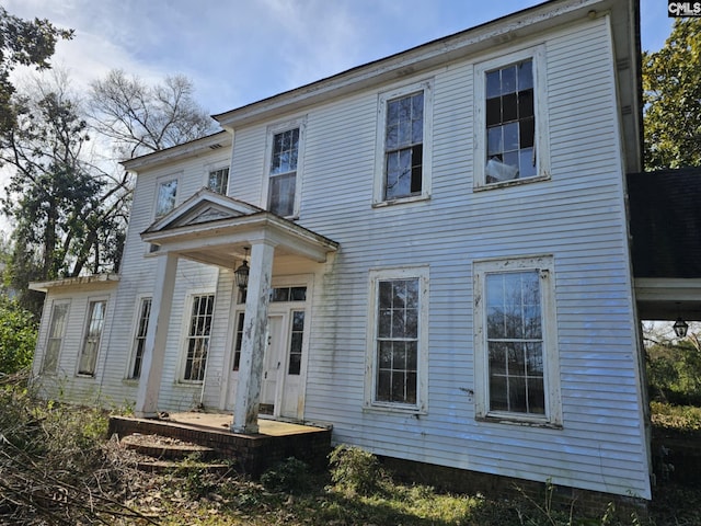 view of front of property