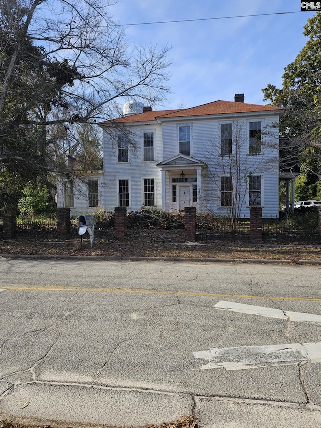 view of front facade