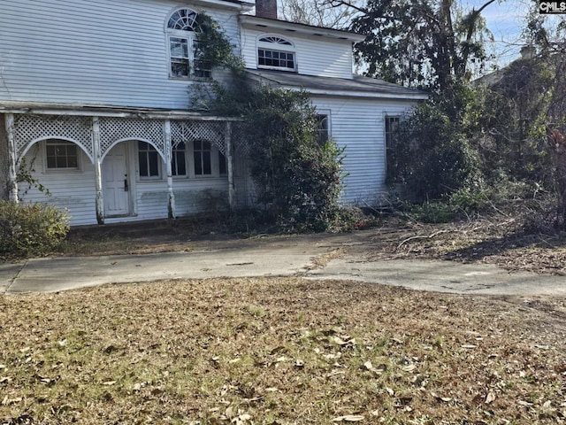 view of front of property