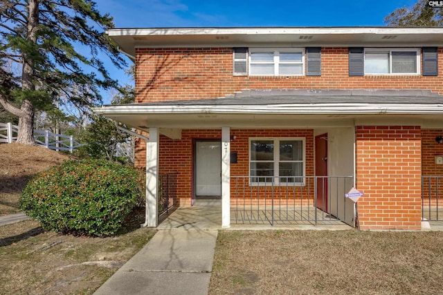 view of front of property