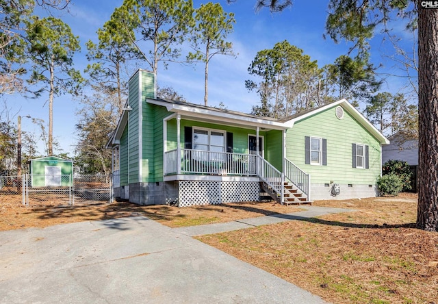 view of front of property featuring a porch