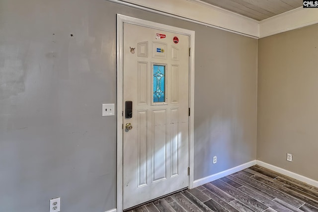 foyer entrance with crown molding