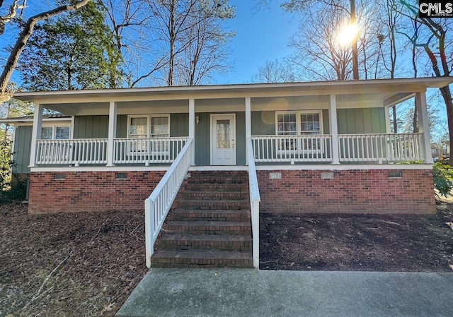 view of front of house with covered porch