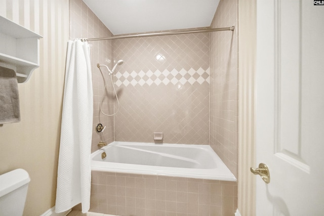 106 Stonebrook Dr, Blythewood, SC 29016 - bathroom featuring shower / bath combo and toilet