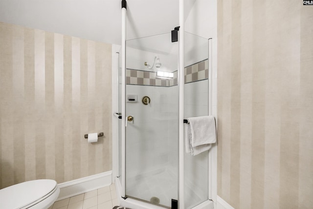 106 Stonebrook Dr, Blythewood, SC 29016 - bathroom featuring toilet, tile patterned flooring, and an enclosed shower