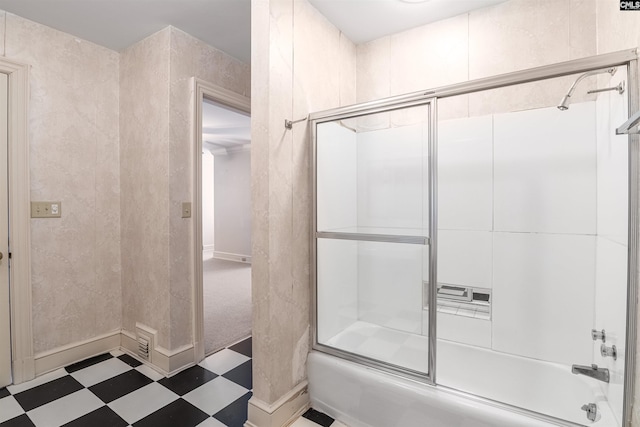 bathroom with enclosed tub / shower combo