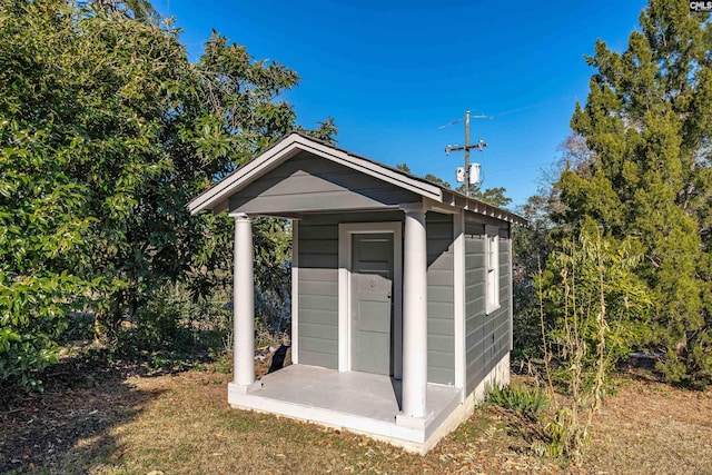 view of outbuilding