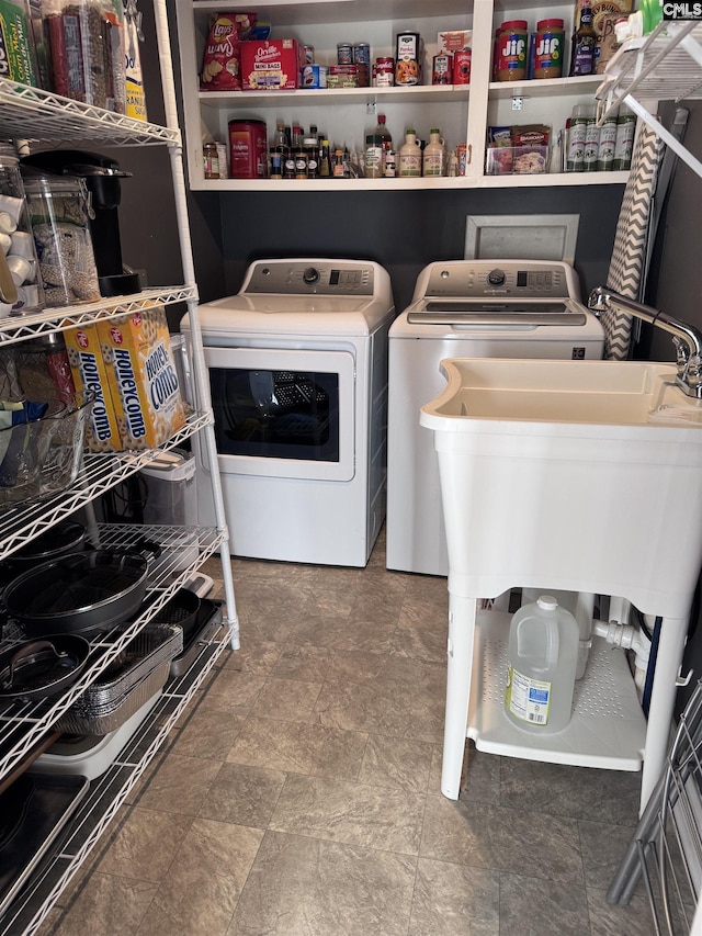 washroom with washer and clothes dryer