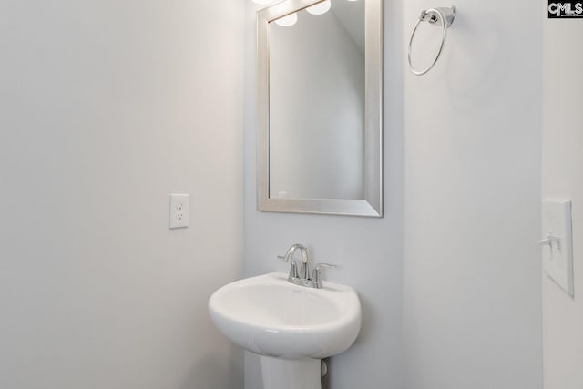 bathroom with sink