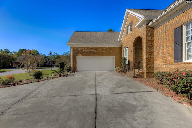 view of front facade with a garage