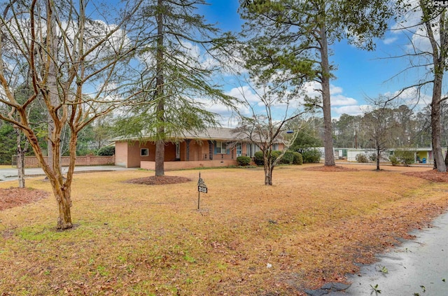 view of front of house with a front yard