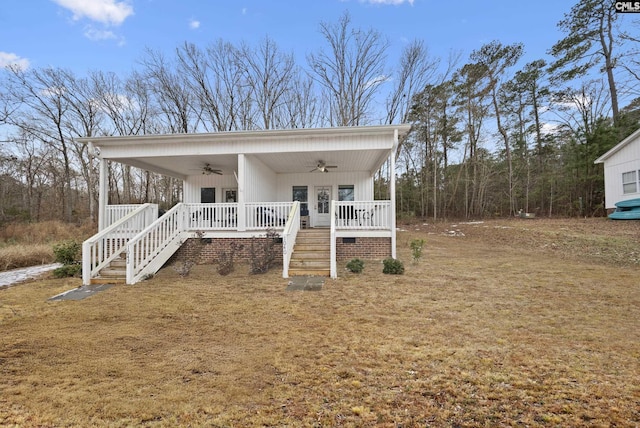 view of front of house featuring a porch, a front yard, and ceiling fan