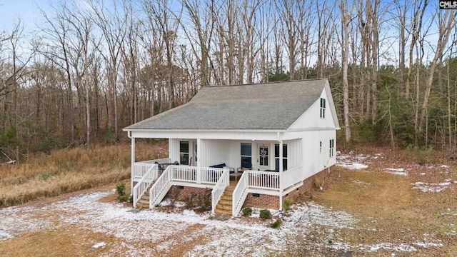 view of front of home featuring a porch