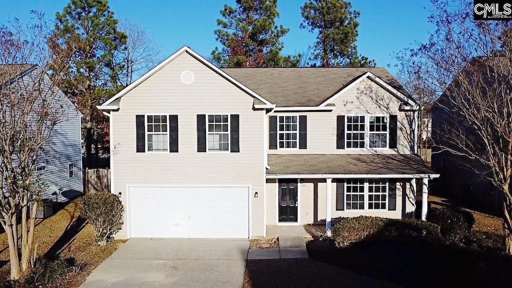 view of front facade with a garage