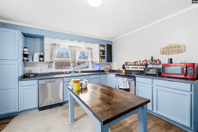 kitchen featuring ornamental molding, appliances with stainless steel finishes, sink, and blue cabinetry