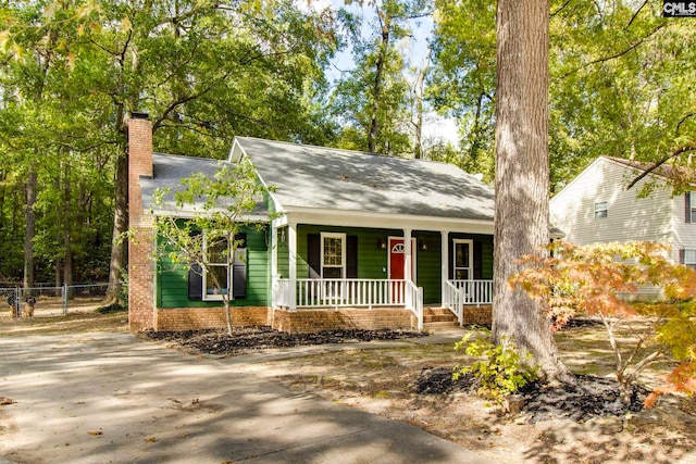 view of front of property with covered porch