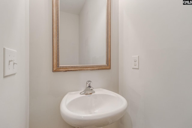 bathroom with sink