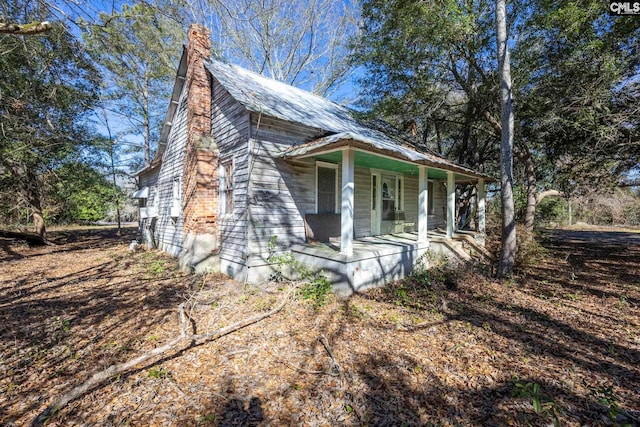 view of front facade featuring covered porch